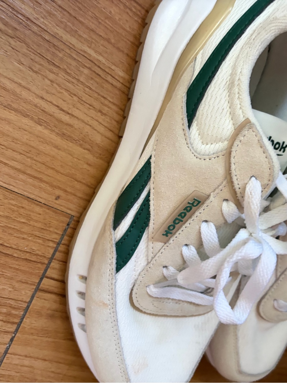 Reebok Women's Cream and Green Classic Retro Sneakers size 9